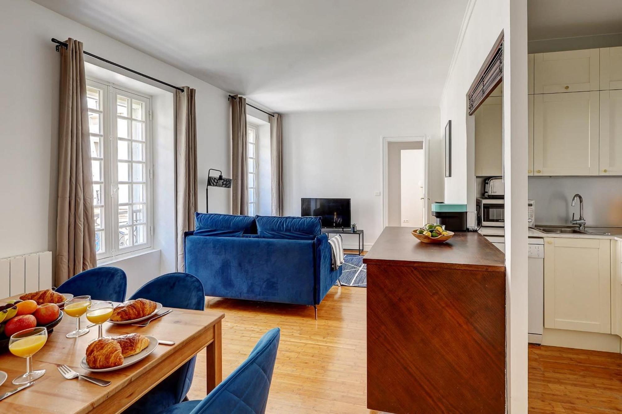 Champs-Elysees - 2Br With Balcony - Cityapartmentstay 파리 외부 사진